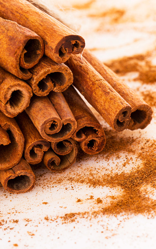 canelle Liqueur de Noël  <br>18% vol. 50 cl <br>sous étui – Image 2